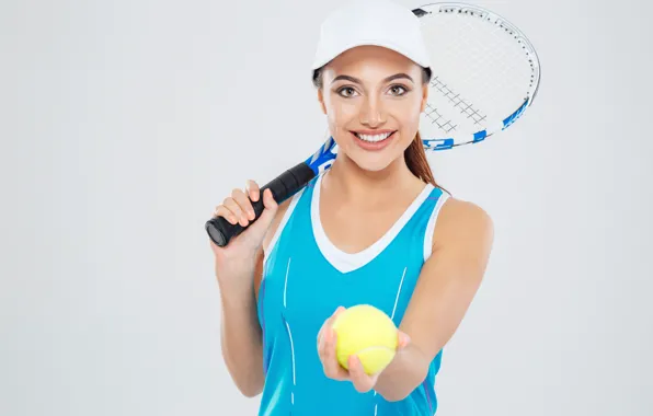 Обои мячик, фон, улыбка, майка, спортсменка, теннис, девушка, ракетка, кепка