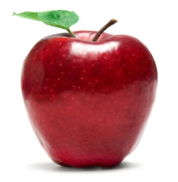Свежее красное яблоко — стоковое фото