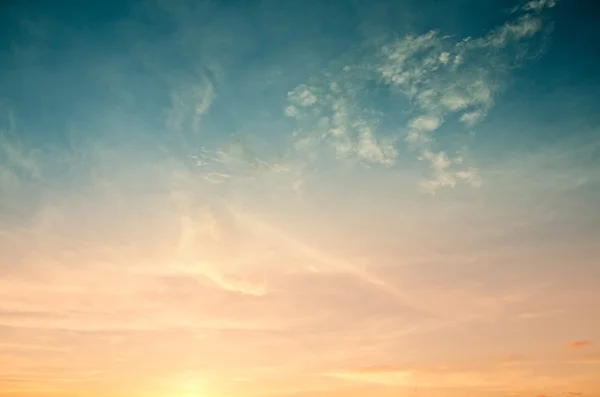 Красочный закат небо — стоковое фото
