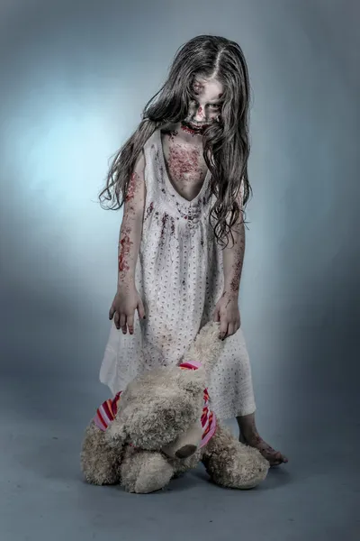 Zombie girl — стоковое фото
