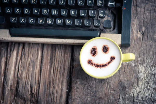 Пишущая машинка с кофе Кубок, сепия тон Стоковое Фото