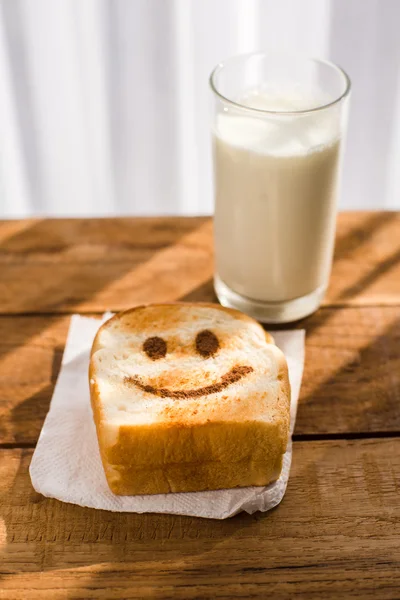 Happy тосты и стакан молока Лицензионные Стоковые Изображения