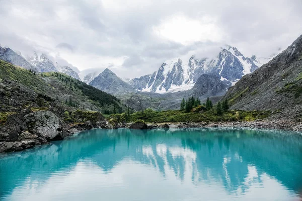 Красивый Пейзаж Вид Горы Озеро Алтай Россия — стоковое фото