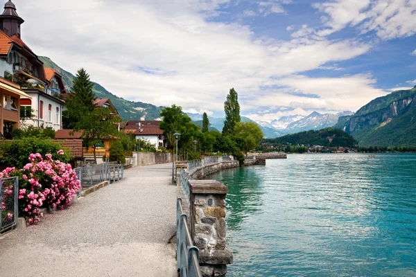 Озеро Бриенц, Берн, Швейцария — стоковое фото