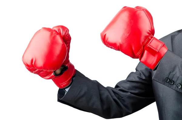 Бизнесмен с боксерскими перчатками — стоковое фото